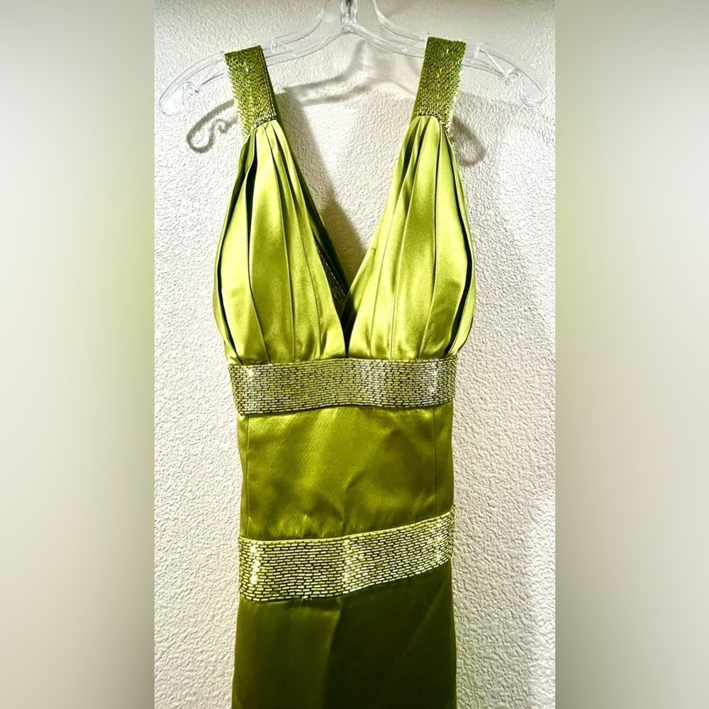 Jovani 100% SILK Green Beaded Backless Evening Gown Size 4 Formal Prom Dress - Picture 13 of 17